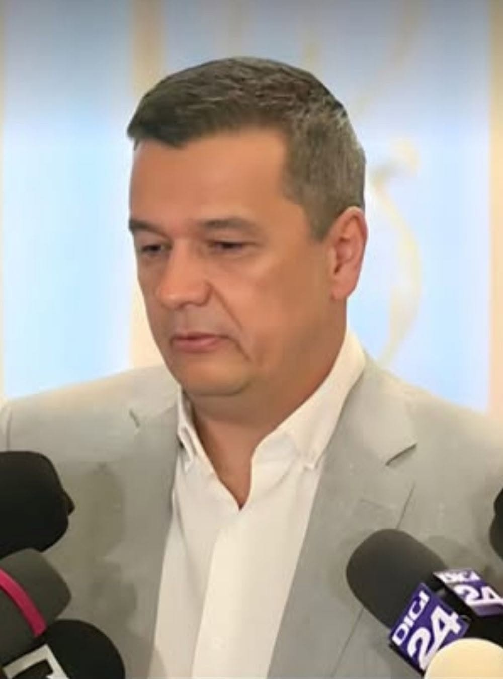 Ce l-a determinat pe liderul PSD să demisioneze tocmai acum, când nimeni nu se aștepta la… 1 710099049 122178488864869536 8477802682169801568 n