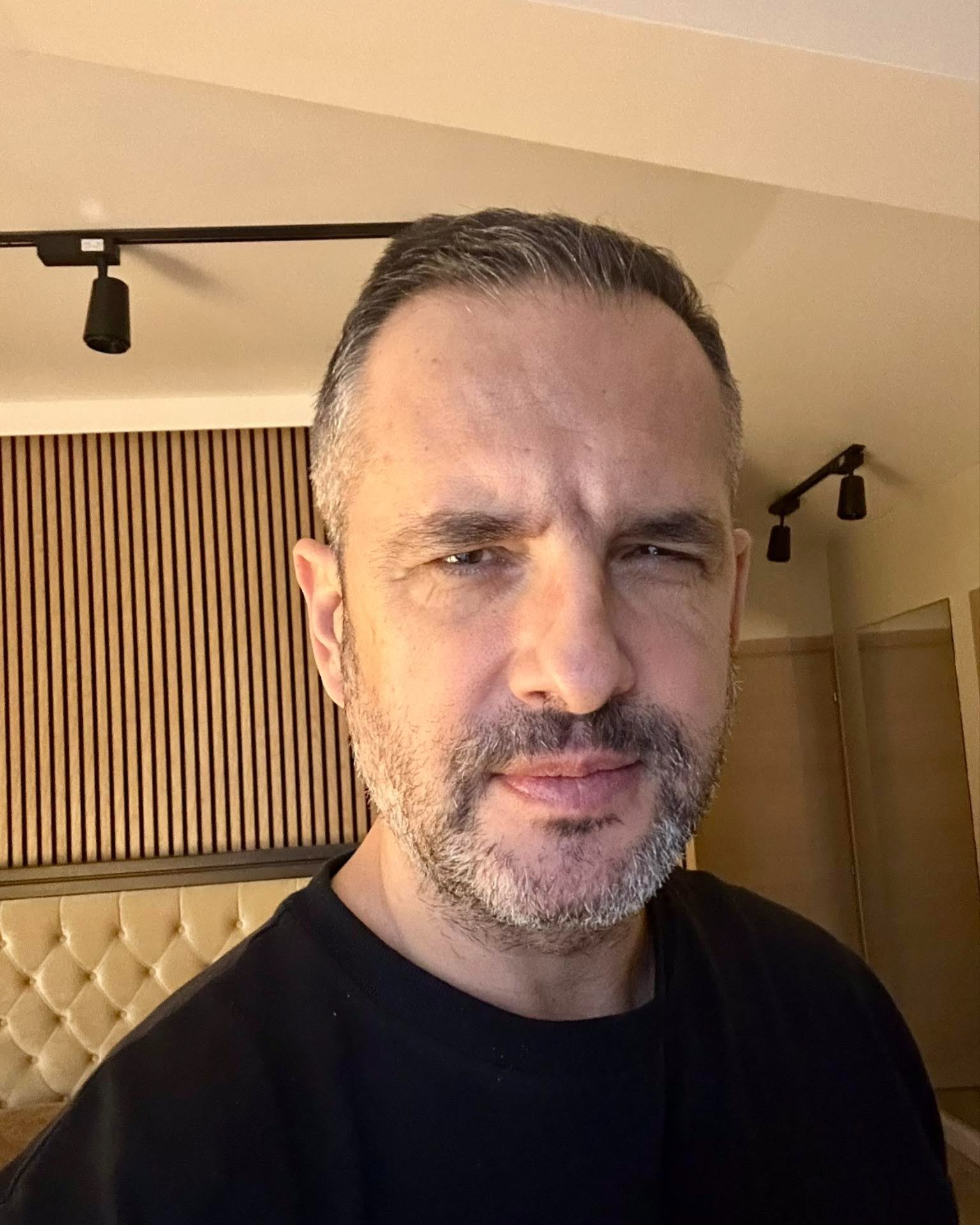Momente grele pentru Mădălin Ionescu! Prezentatorul a ajuns din nou la spital 1 712267321 122178270752869536 5757941688592307459 n