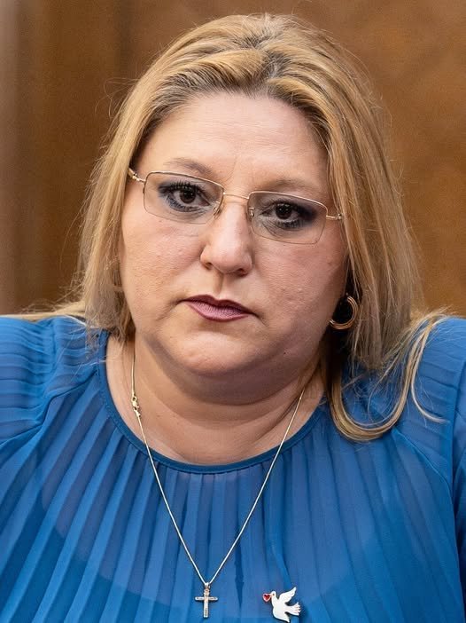 Diana Șoșoacă și-a făcut expertiza psihiatrică! S-A AFLAT… Vezi mai mult 1 722754969 122180101202869536 3859140202106832311 n