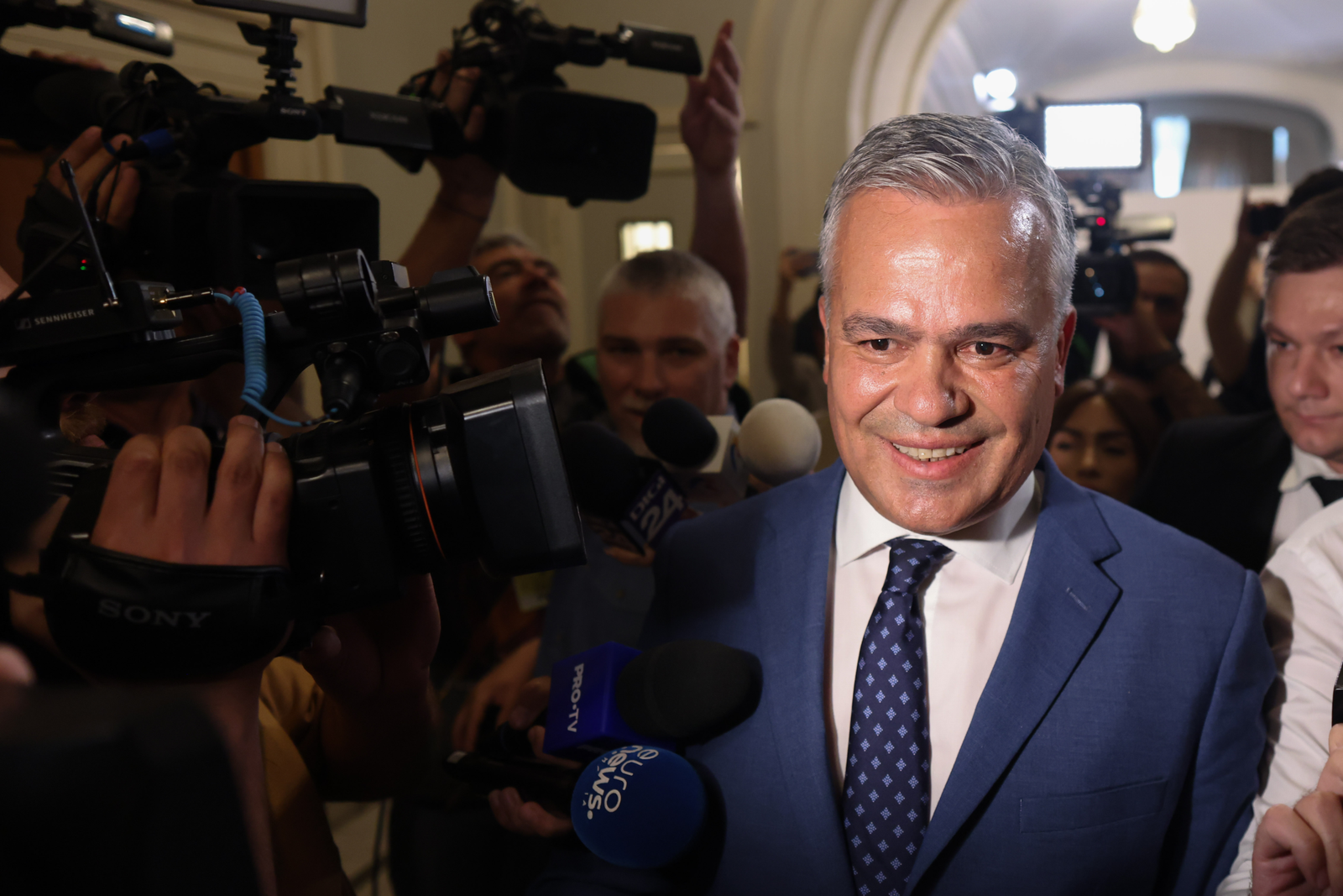 Adrian Veștea caută în continuare o majoritate: a cerut sprijin și la AUR. Cum arată lista miniștrilor, care ar putea fi depusă azi 1 wp header logo 1369