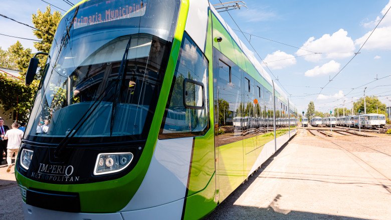 Un tramvai a deraiat pe Bulevardul Preciziei din București, după ce a fost lovit de un TIR. Circulaţie blocată în zonă 1 wp header logo 1391