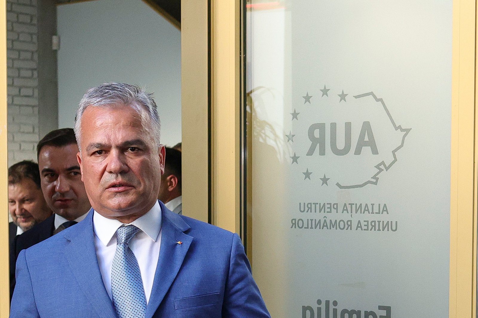 Incertitudini privind votul pentru Guvernul Veștea: Negocierile cu AUR l-au adus pe Nicușor Dan în prim-plan. Ce-i cere George Simion 1 wp header logo 1815