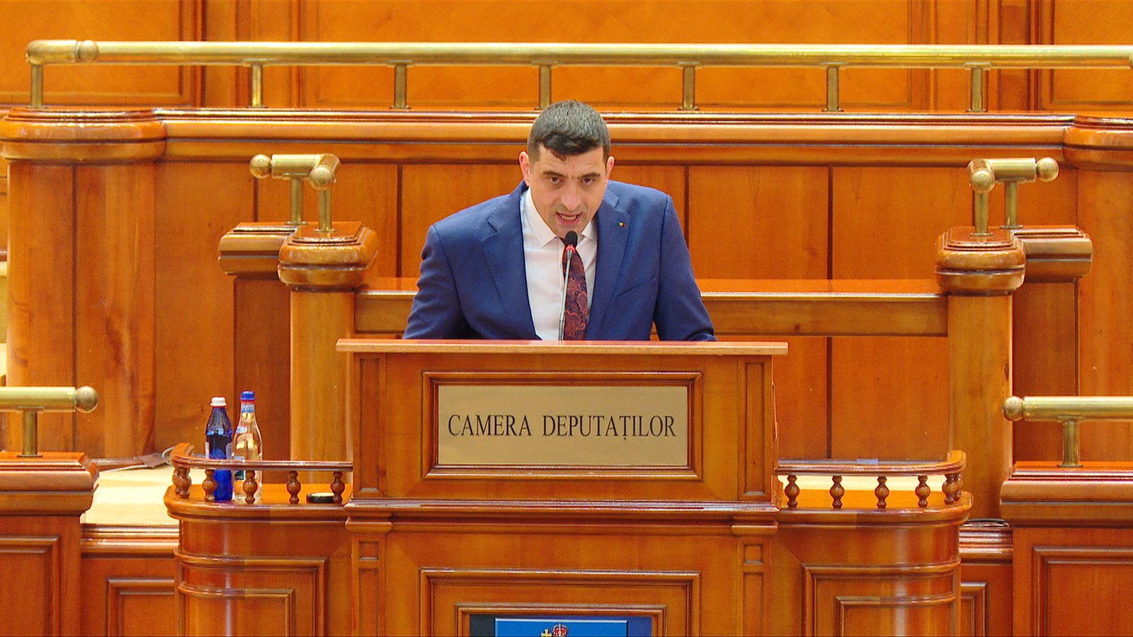 AUR părăsește sala înainte de votul pentru Guvernul Veștea. George Simion: „Nu mai putem sta cu coloana îndoită” 1 wp header logo 1823