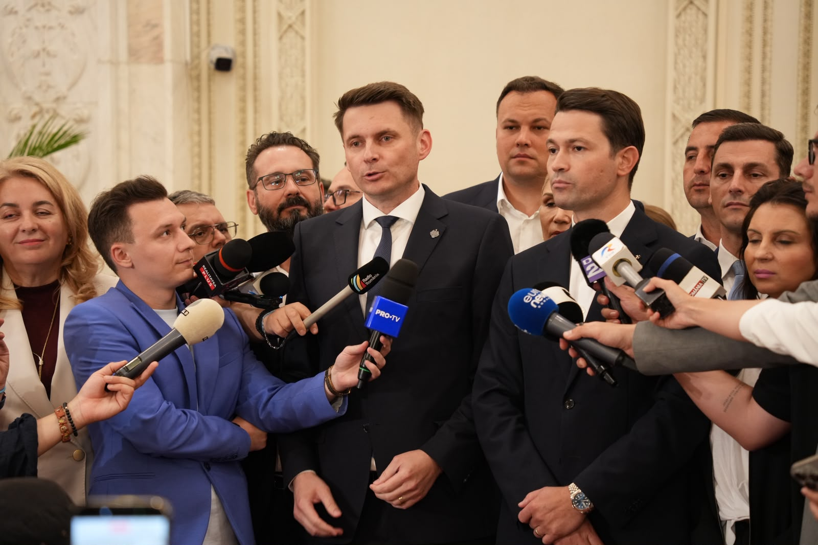 Motreanu și Sighiartău (PNL), după ce Cabinetul Veștea a picat: „Guvernul trădătorilor nu a obţinut votul. Au fost 48 de zile pierdute” 1 wp header logo 1832