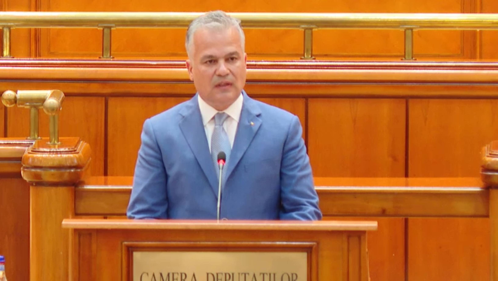 Adrian Veștea, discurs în Parlament: „Trecem printr-o perioadă complexă, provocări economice serioase, tensiuni sociale” 1 wp header logo 1842