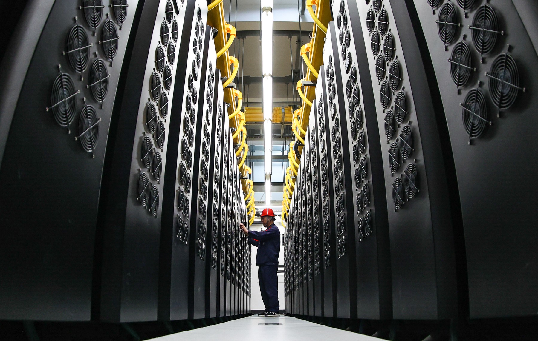 Reușită pentru China, după zece ani: un supercomputer instalat la Shenzhen a fost declarat cel mai puternic din lume 1 wp header logo 1925