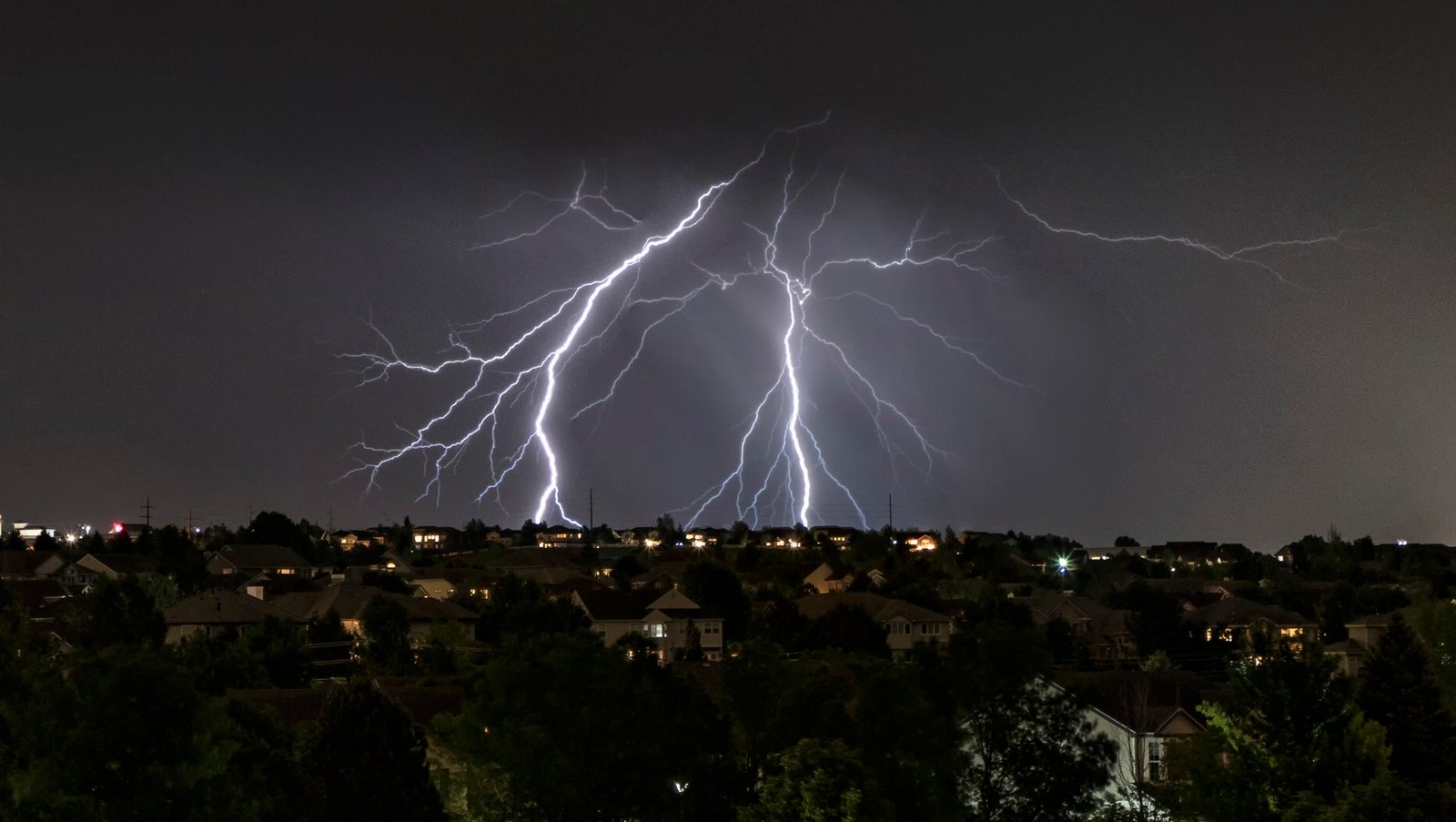 Cod portocaliu anunțat în 17 județe. Vremea se va răci brusc, cu peste 10 grade în 24 de ore. Deschiderea Transfăgărășanului, amânată 1 wp header logo 901