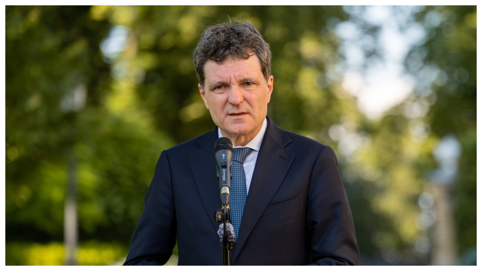 Nicușor Dan: „Românii așteaptă să se termine criza politică, numai că răspunsul nu e la mine, e la partide” 1 wp header logo 1214