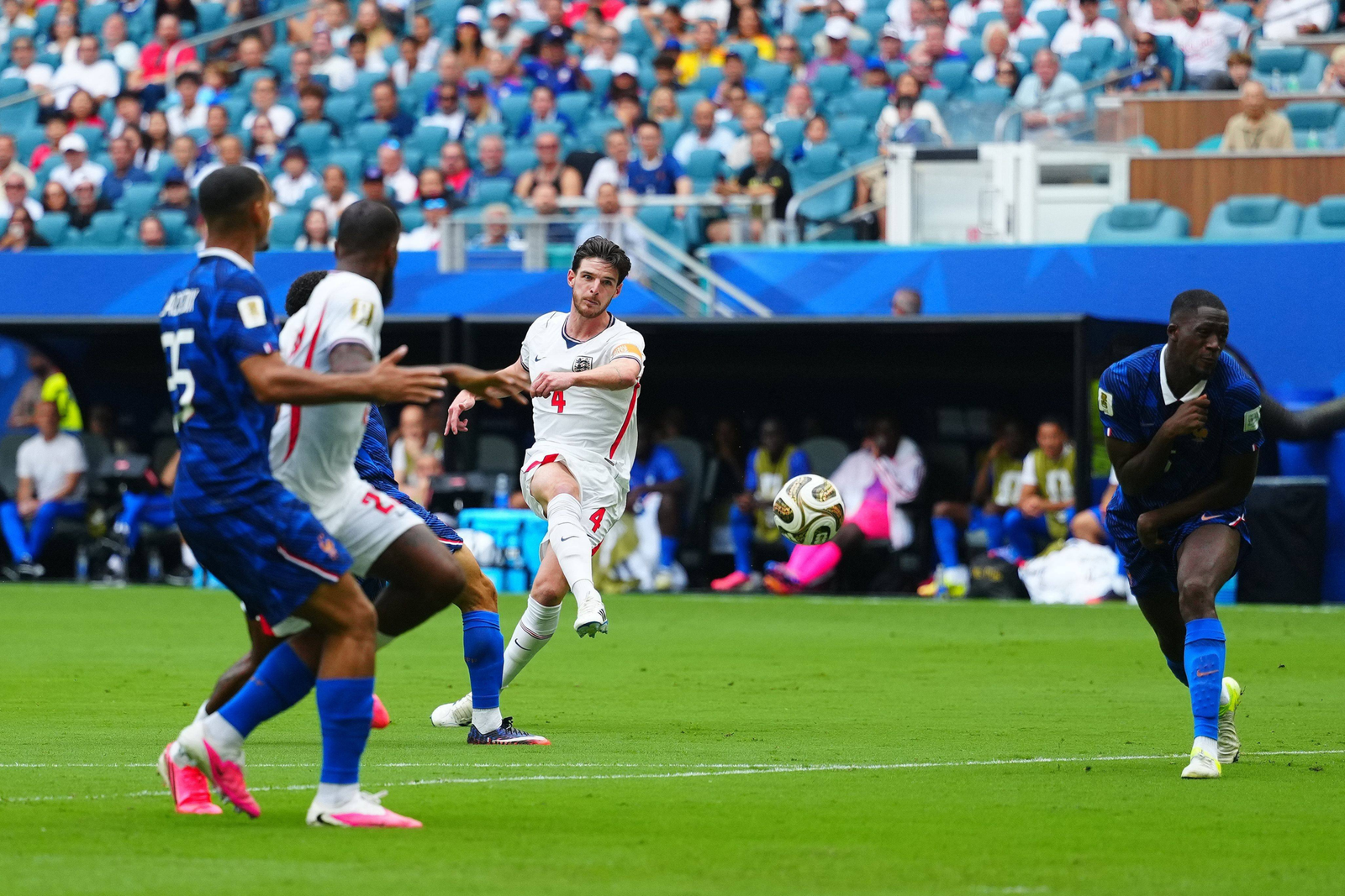 ACUM: Franța - Anglia 0-4, în finala mică la Cupa Mondială. „Cocoșii Galici”, jupuiți de naționala „Celor Trei Lei” 1 wp header logo 1481