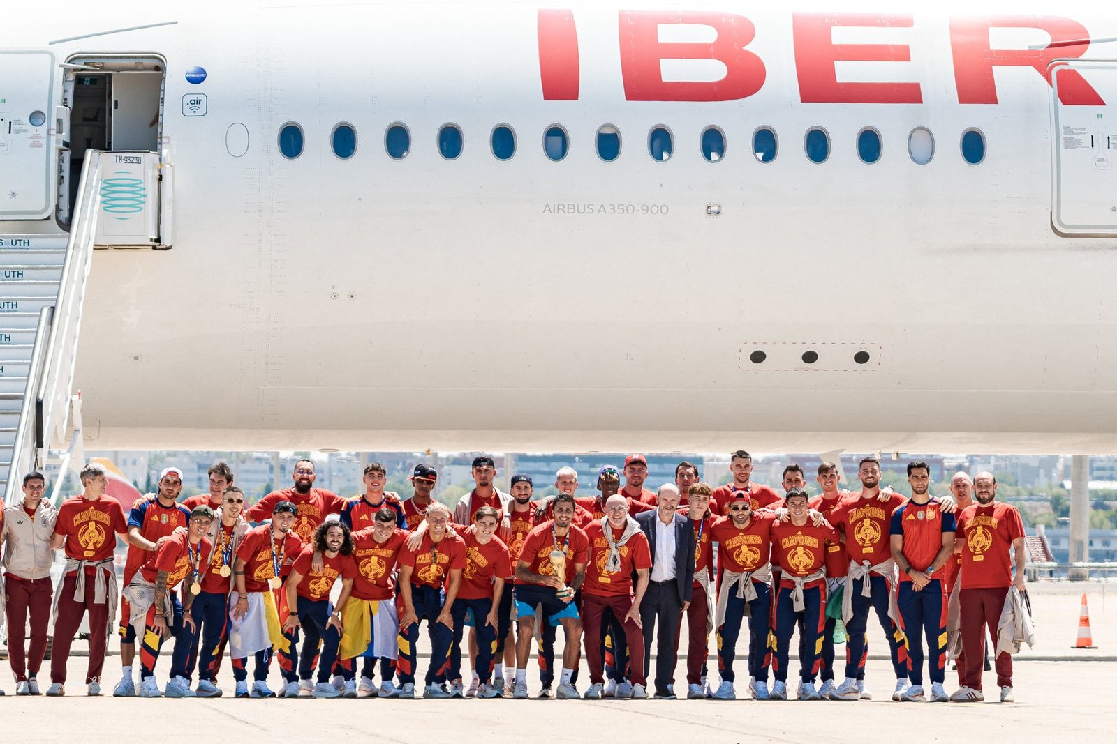 CM 2026. Naționala iberică s-a întors acasă cu trofeul Cupei Mondiale 2026. Primire la regele Spaniei 1 wp header logo 1618