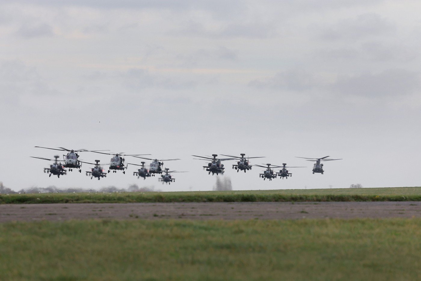 „Inel de oțel” din drone înarmate în jurul elicopterelor: noua strategie a Armatei britanice pentru a-și proteja aeronavele în luptă 1 wp header logo 1640