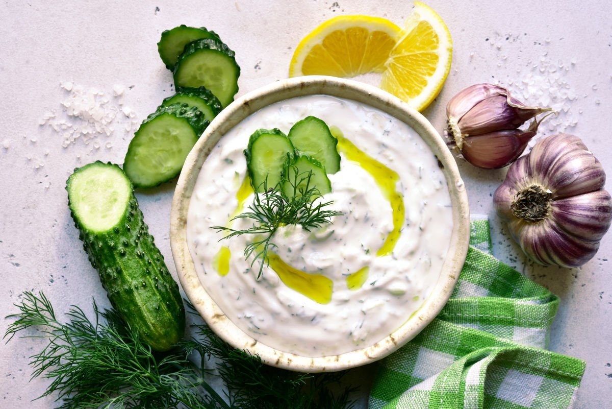 Cum prepari tzatziki de casă, la fel ca-n Grecia. Ingredientul care îi dă un gust aparte 1 wp header logo 1746