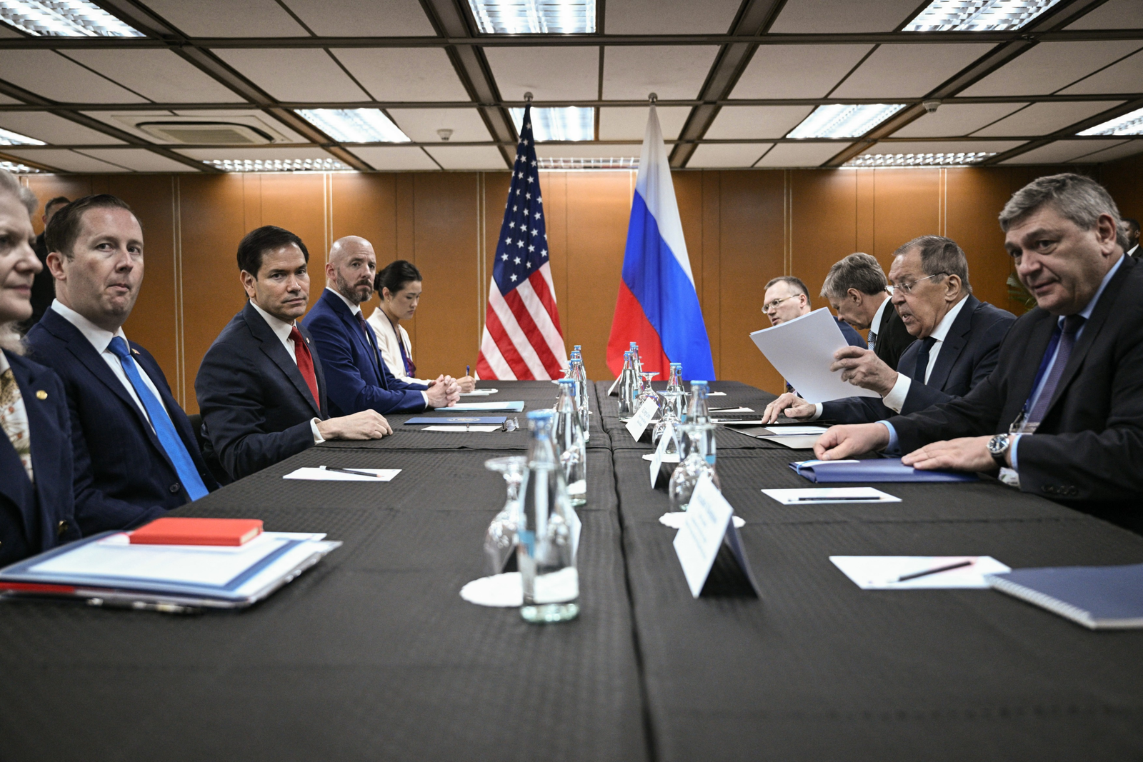 Pentru prima dată după aproape un an, Lavrov s-a întâlnit cu Rubio. Despre ce au discutat cei doi în Manila 1 wp header logo 1837