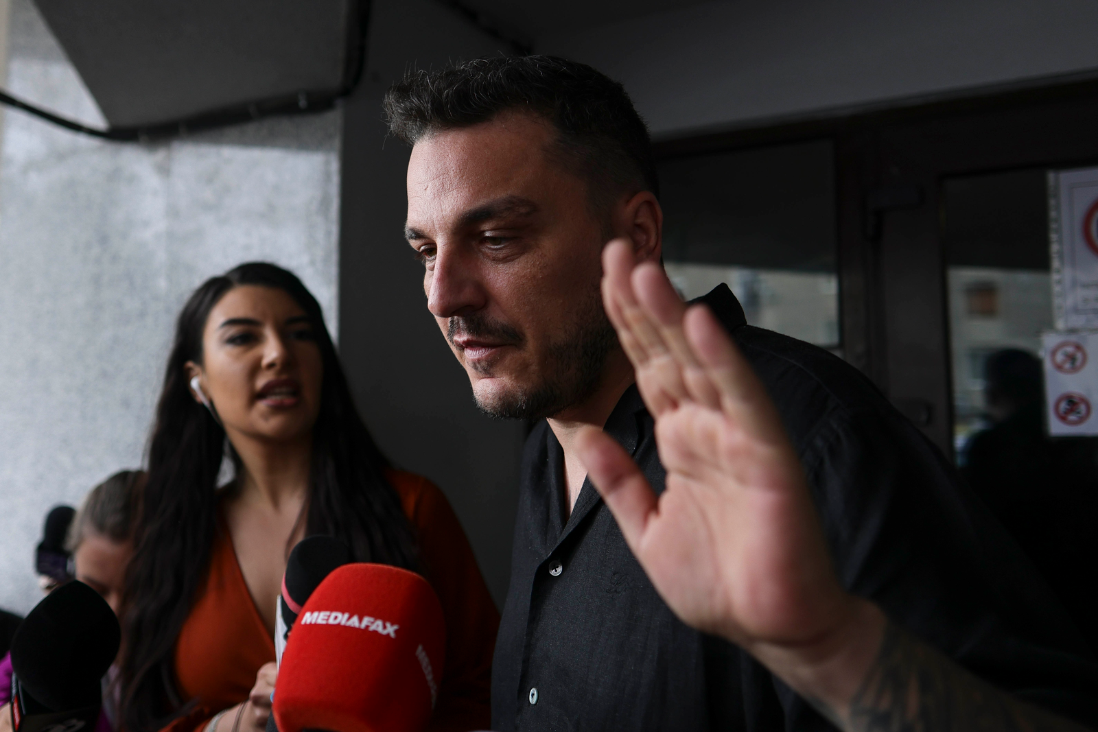 Makaveli spune că dosarul său de evaziune fiscală a fost clasat, după ce a plătit prejudiciul de 100.000 de euro: „Nu mai am brățară” 1 wp header logo 1851
