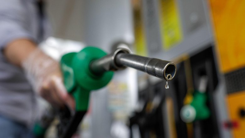 La ce preț al carburantului și-ar lăsa românii mașinile acasă? Dumitru Chisăliță: „Creşterea preţului nu creează alternative” 1 wp header logo 1915