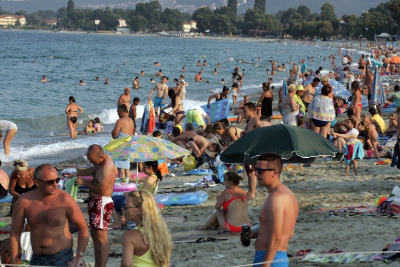 Cât își permit românii din veniturile lor. Mai puțin de o treime dintre gospodării au avut bani pentru o săptămână de concediu 1 wp header logo 2083