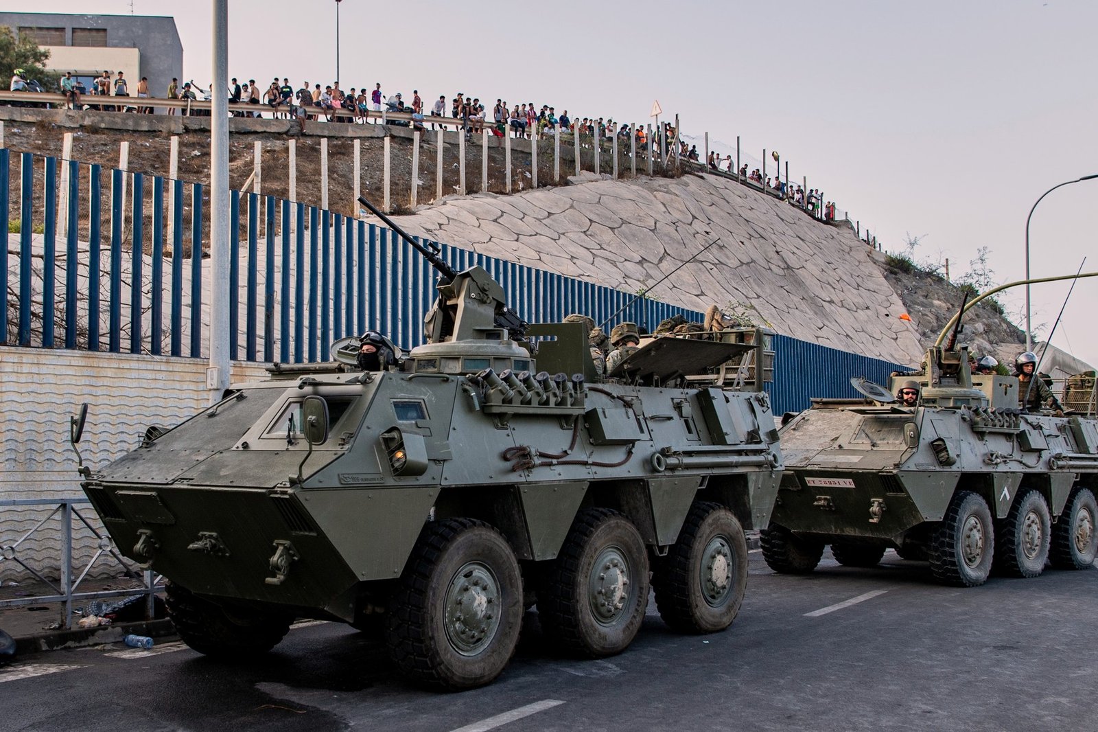 Spania trimite trupe în Ceuta, frontiera e „în colaps total”, 60.000 de migranţi au intrat în exclavă. Trump: „Seamănă cu o invazie” 1 wp header logo 2501