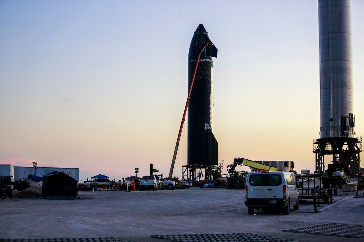 O rachetă SpaceX scăpată de sub control se va izbi de Lună cu peste 8.700 km/h. Când va avea loc impactul 1 wp header logo 2517