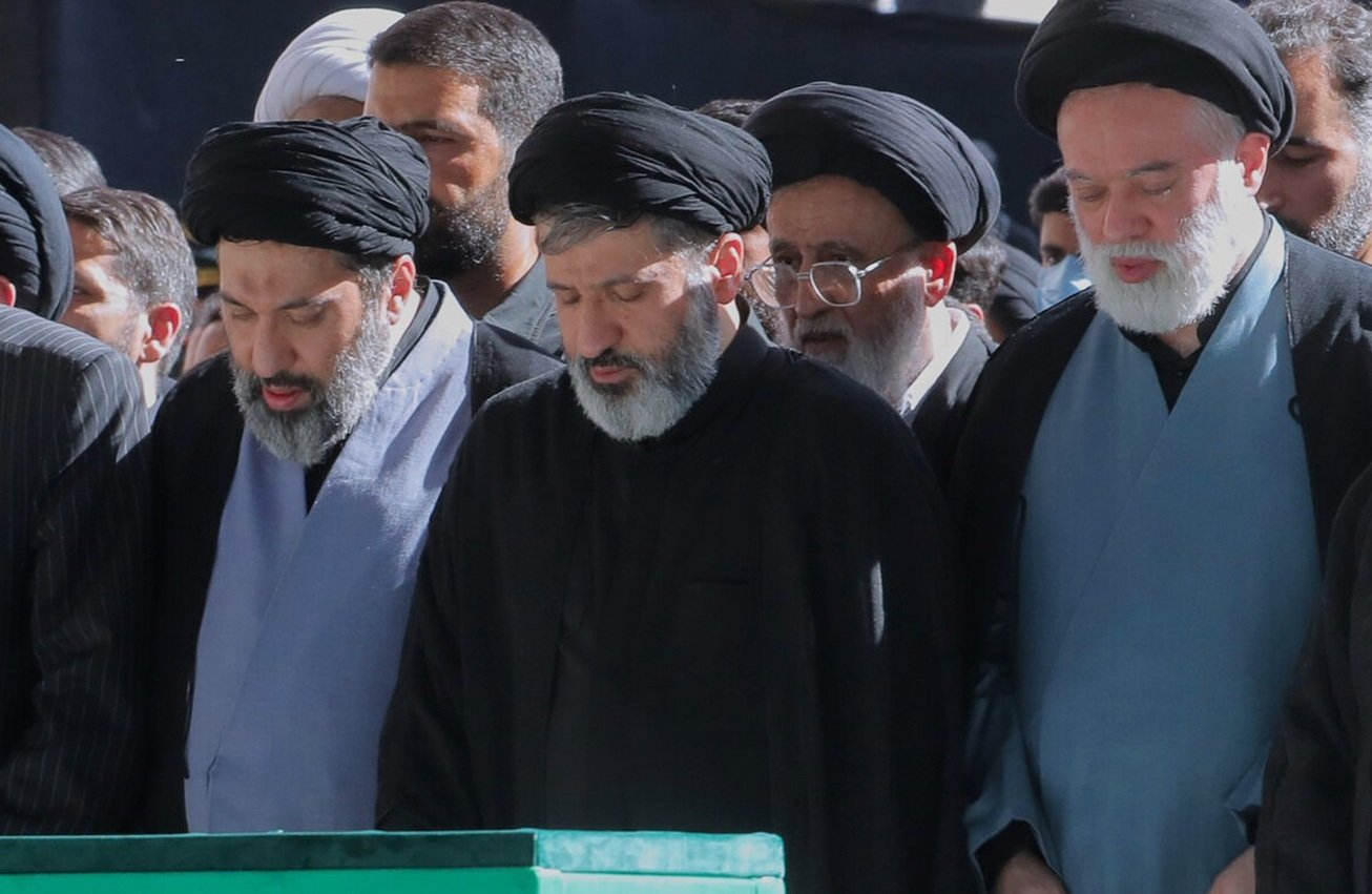 Iran. Trei dintre fiii lui Ali Khamenei, prezenţi la funeralii. Care a fost marele absent de la ceremonii 1 wp header logo 407