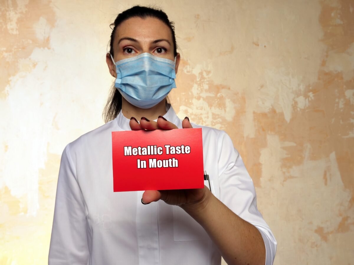 Un gust metalic în gură părea un simptom banal, dar a dus la un diagnostic crunt pentru această femeie! Ce boală ascundea semnul ignorat 1 wp header logo 51