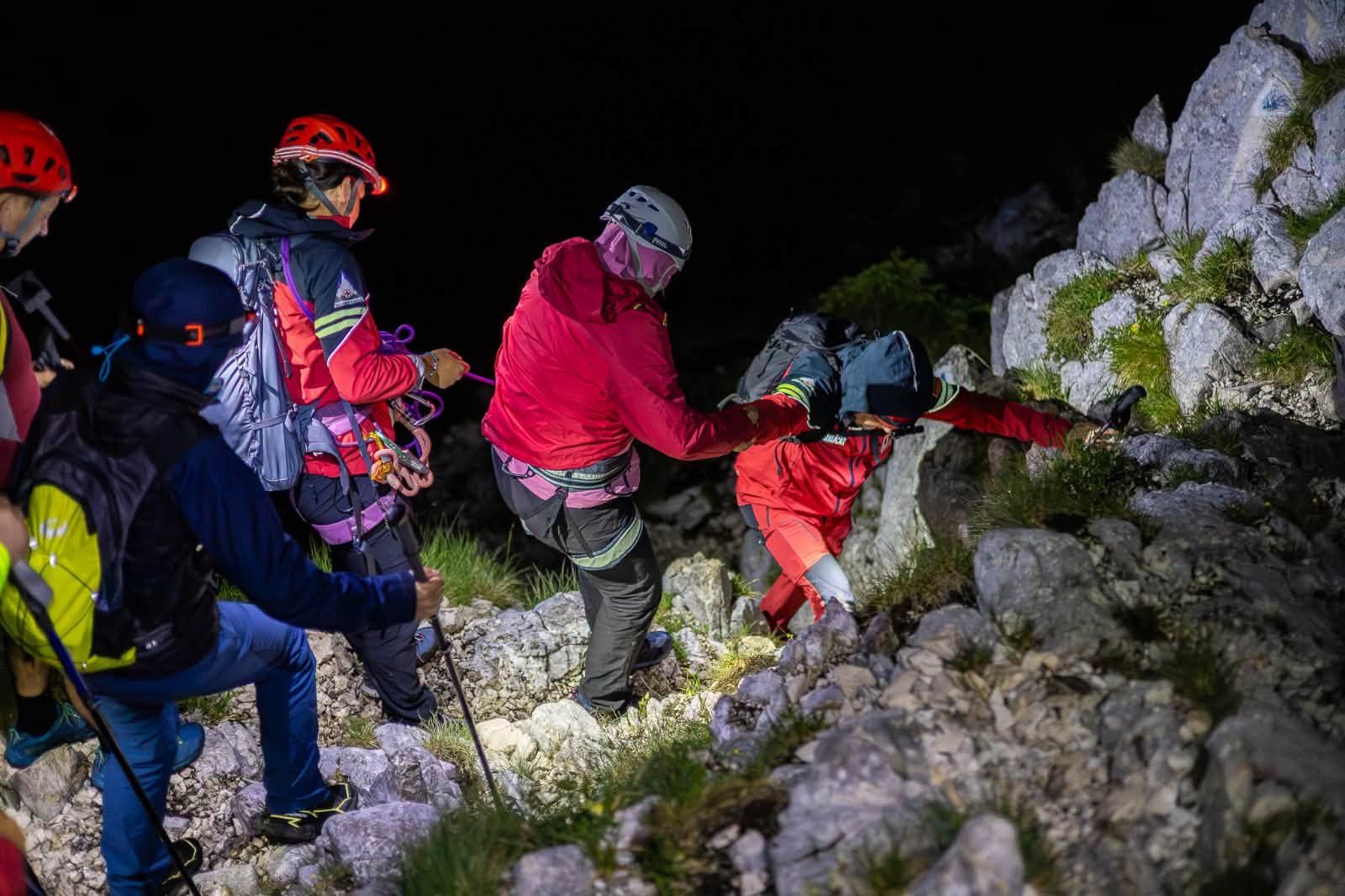 Trei turişti străini care au urcat pe munte fără echipament potrivit au fost salvaţi după o misiune de șapte ore a salvamontiştilor 1 wp header logo 551