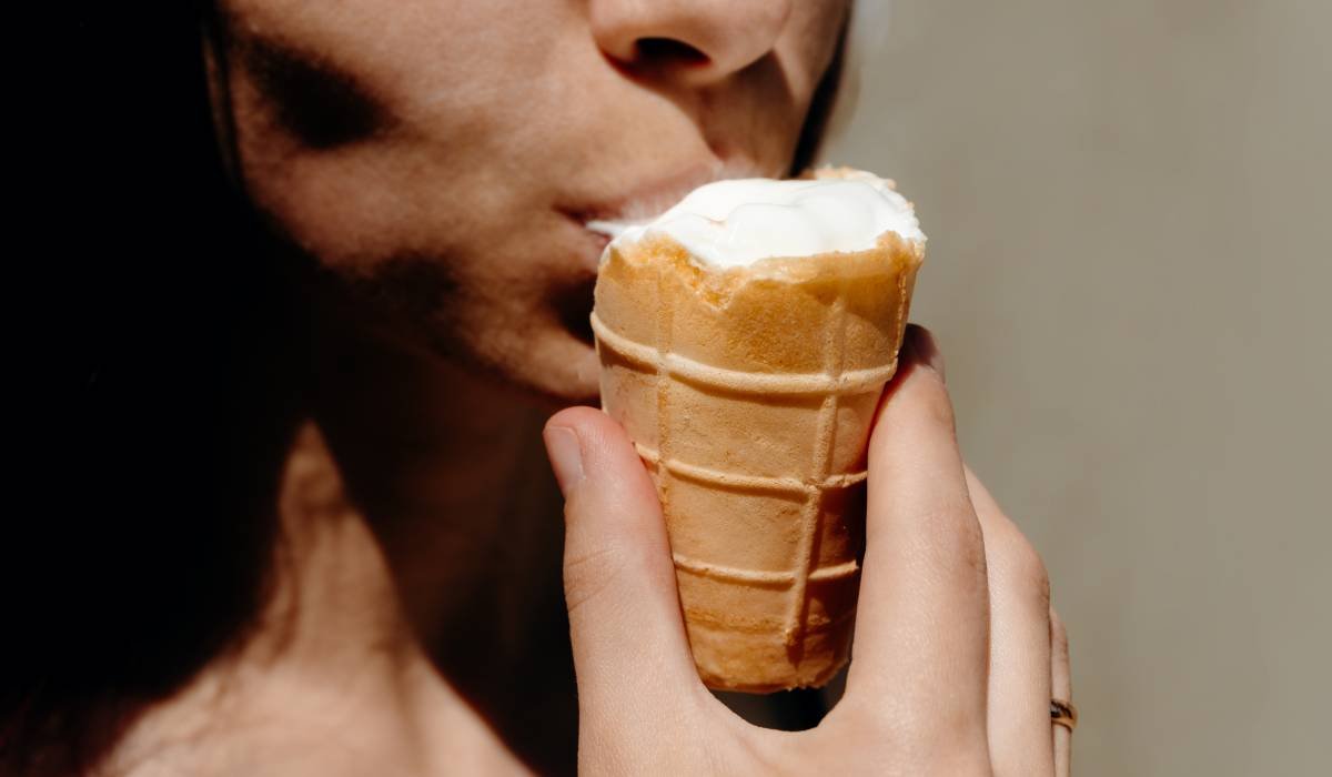 Alimentele surprinzătoare care te ajută să te răcorești când temperaturile trec de 35 de grade. Cu ce să înlocuiești înghețata sau băuturile reci pe caniculă 1 wp header logo 708