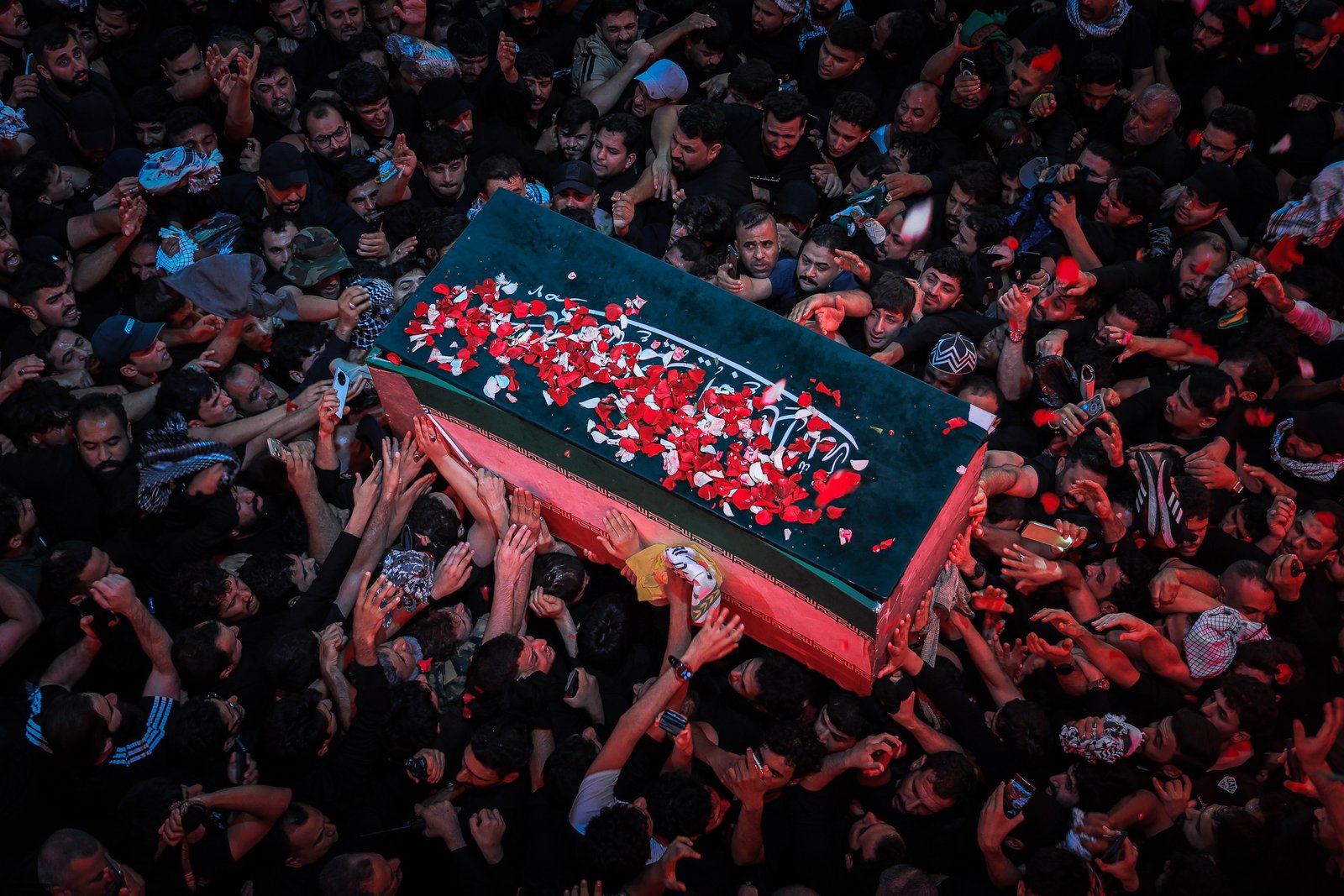 Iranul l-a îngropat pe Ali Khamenei și odată cu bătrânul ayatollah s-a dus și atitudinea reținută față de jignirile americanilor 1 wp header logo 759
