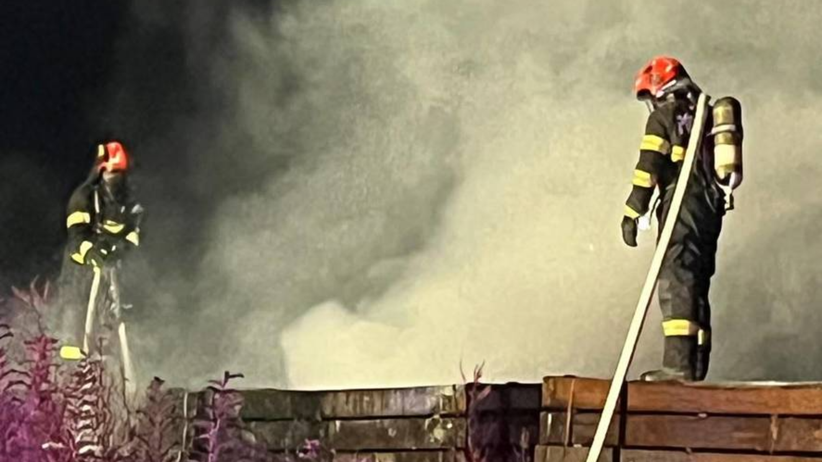 Incendiu în zona Pieței Gării din Târgu Mureș: au luat foc stive de traverse de cale ferată 1 wp header logo 769