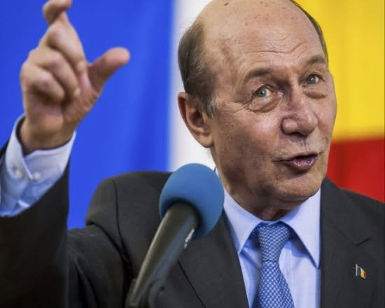 Traian Băsescu îl AVERTIZEAZĂ pe Nicușor Dan: „Guvernul meu” este… 1 719491580 122136688131054825 8209773432214543913 n
