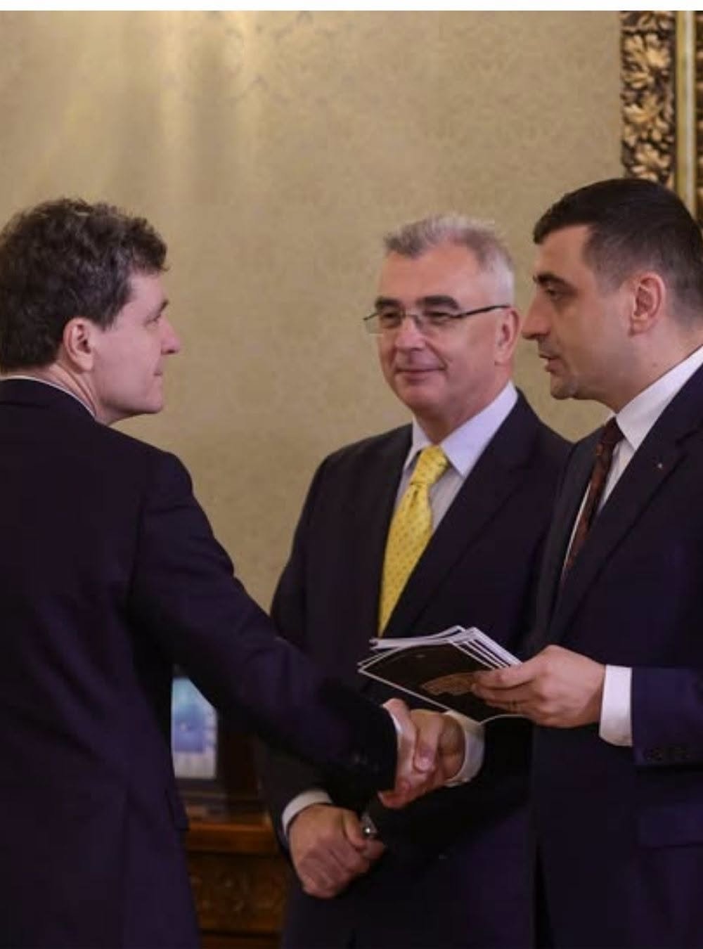 AUR a mers la consultări cu Nicușor Dan și a cerut să… Vezi mai mult 1 720540454 36570716705907277 4137127105594037035 n
