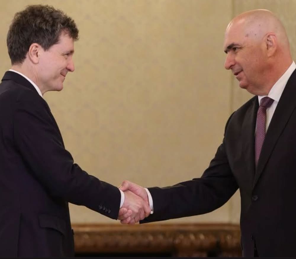 BOMBĂ pe scena politică! Ilie Bolojan l-a anunțat pe Nicușor Dan că va…Vezi mai mult 1 725664701 1622455316554301 4211651051884255450 n