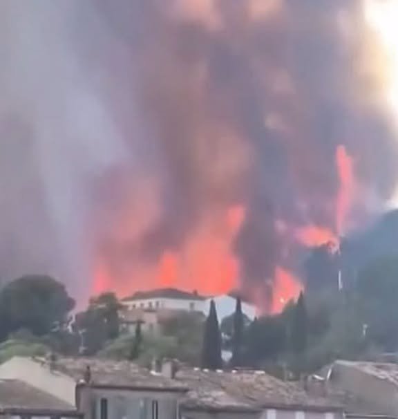 Doamne, ai milă! A luat FOC…Vezi mai mult 1 750871077 1389074100080933 8155534255667287001 n