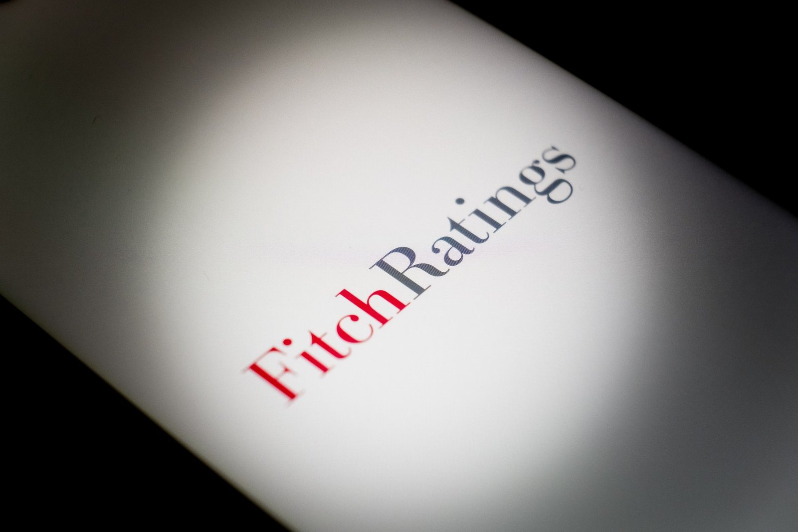 Oficial: Agenția Fitch menține ratingul de țară. România a evitat retrogradarea la categoria junk 1 wp header logo 1