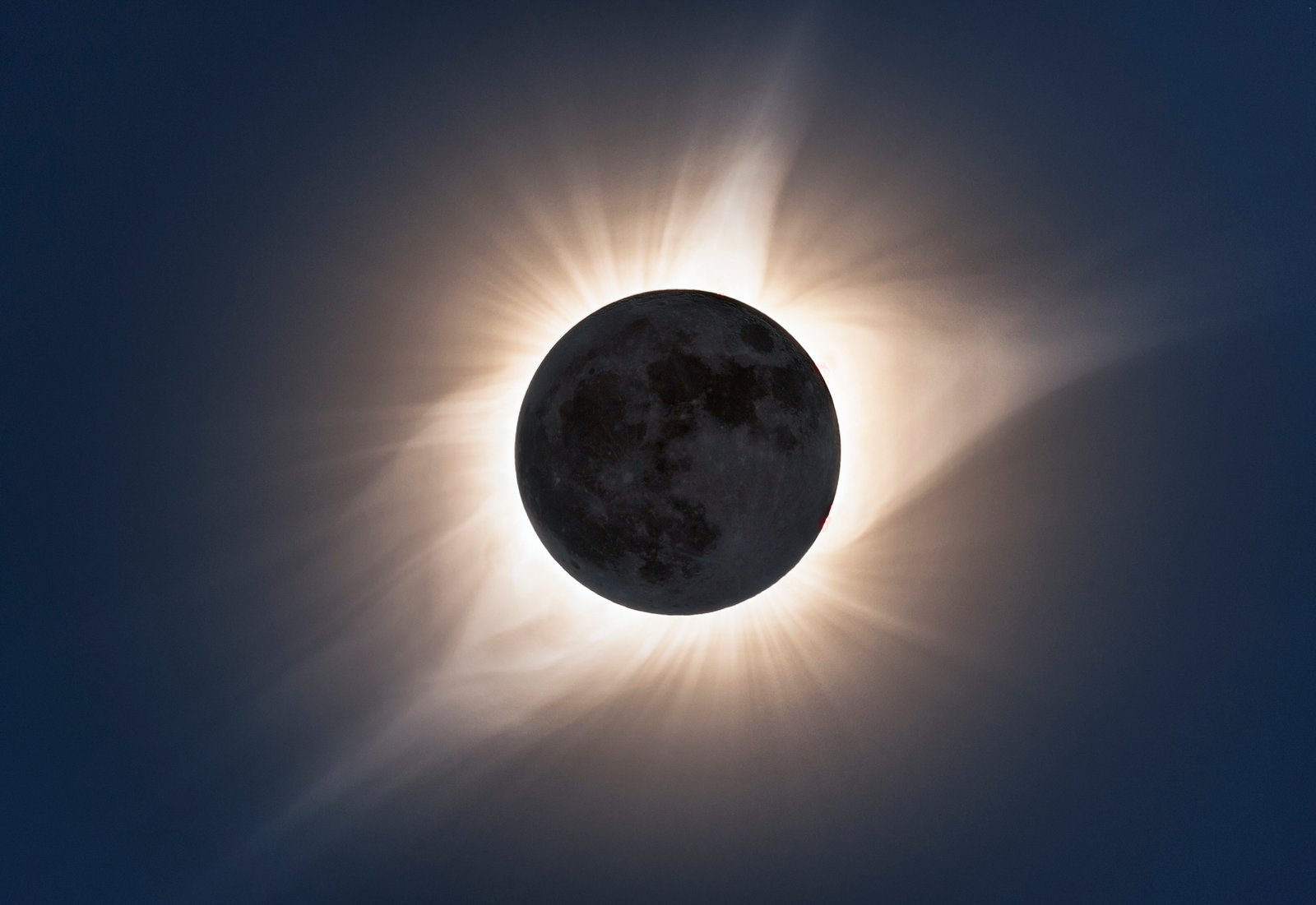 Eclipsa totală de Soare a scumpit cazarea în Europa. Prețurile au trecut de 1.000 de dolari pe noapte 1 wp header logo 1009