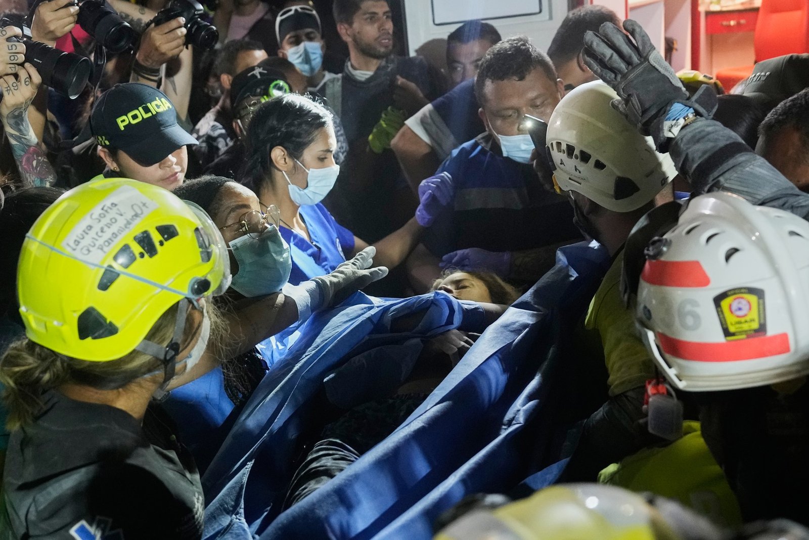 Cutremur în Columbia. Femeia care a supravieţuit 37 de ore sub dărâmături a murit la spital. „Aş vrea ca totul să se termine repede” 1 wp header logo 1251