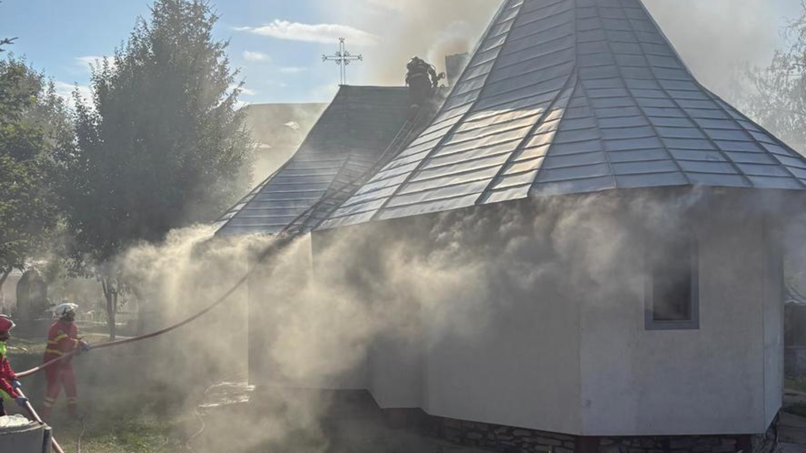 Incendiu puternic la o mănăstire din Suceava. De la ce a pornit focul 1 wp header logo 1436