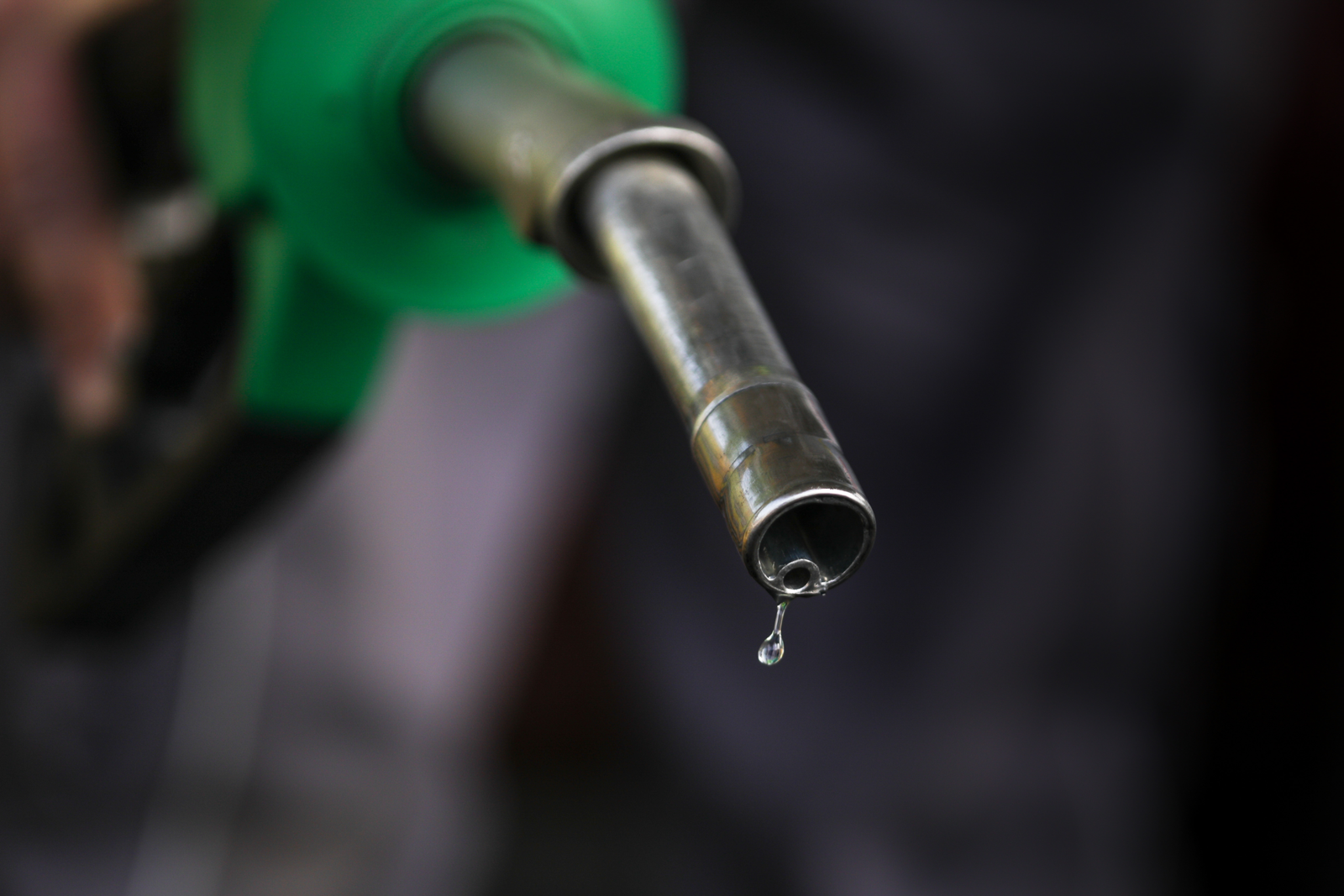 De ce cresc prețurile carburanților chiar și după reducerea accizei. Explicațiile unui fost ministru al Energiei 1 wp header logo 1451