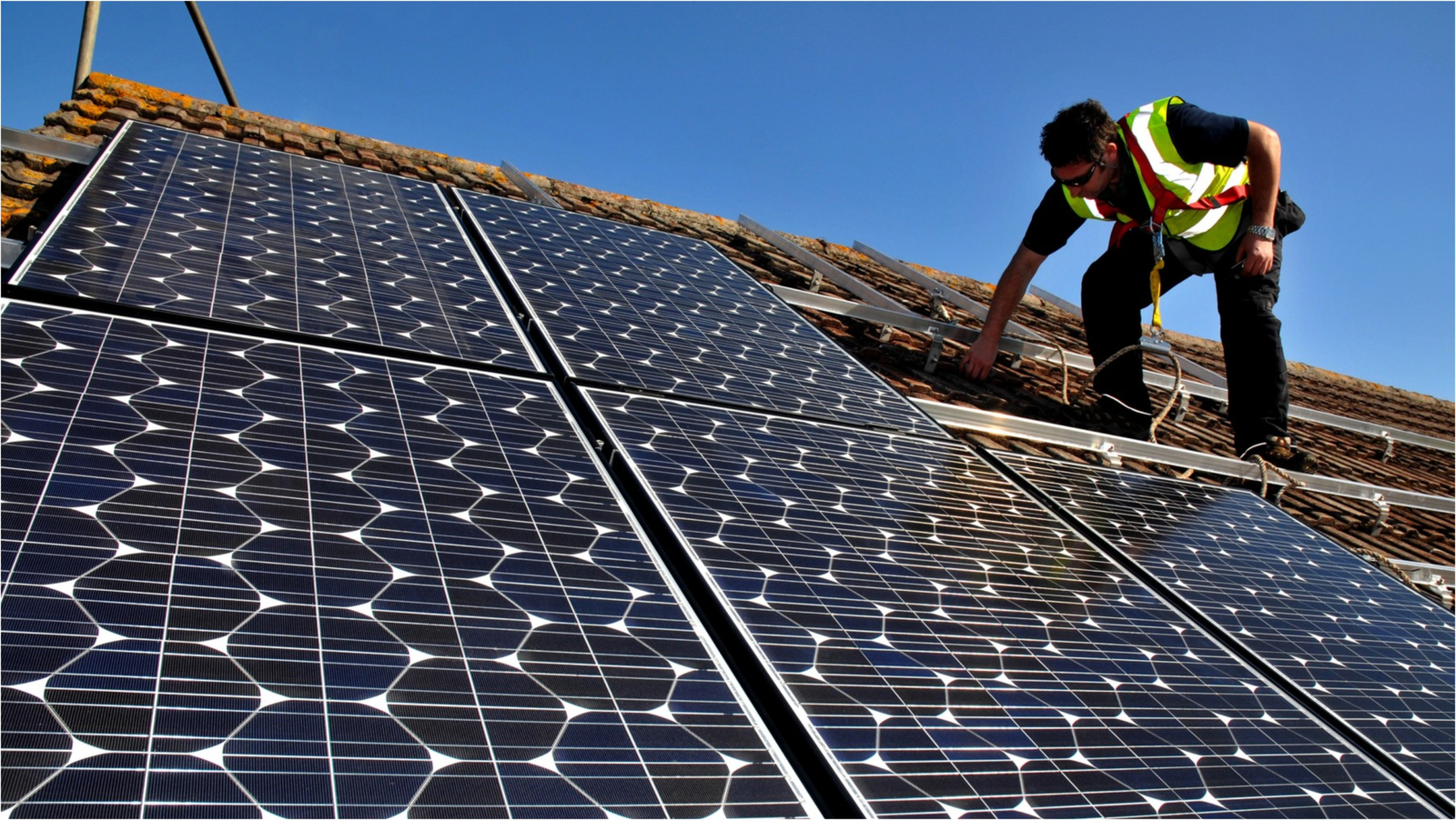 Ministerul Mediului lansează în consultare publică programul pentru baterii la fotovoltaice: ce reguli sunt, cine primește finanțare 1 wp header logo 1477