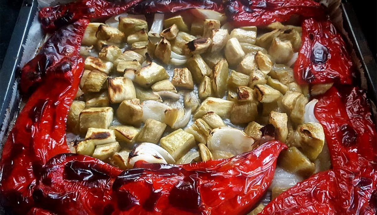 Zacuscă dietetică. Rețeta de zacuscă de vinete și ardei la cuptor, cu foarte puține calorii 1 wp header logo 1693