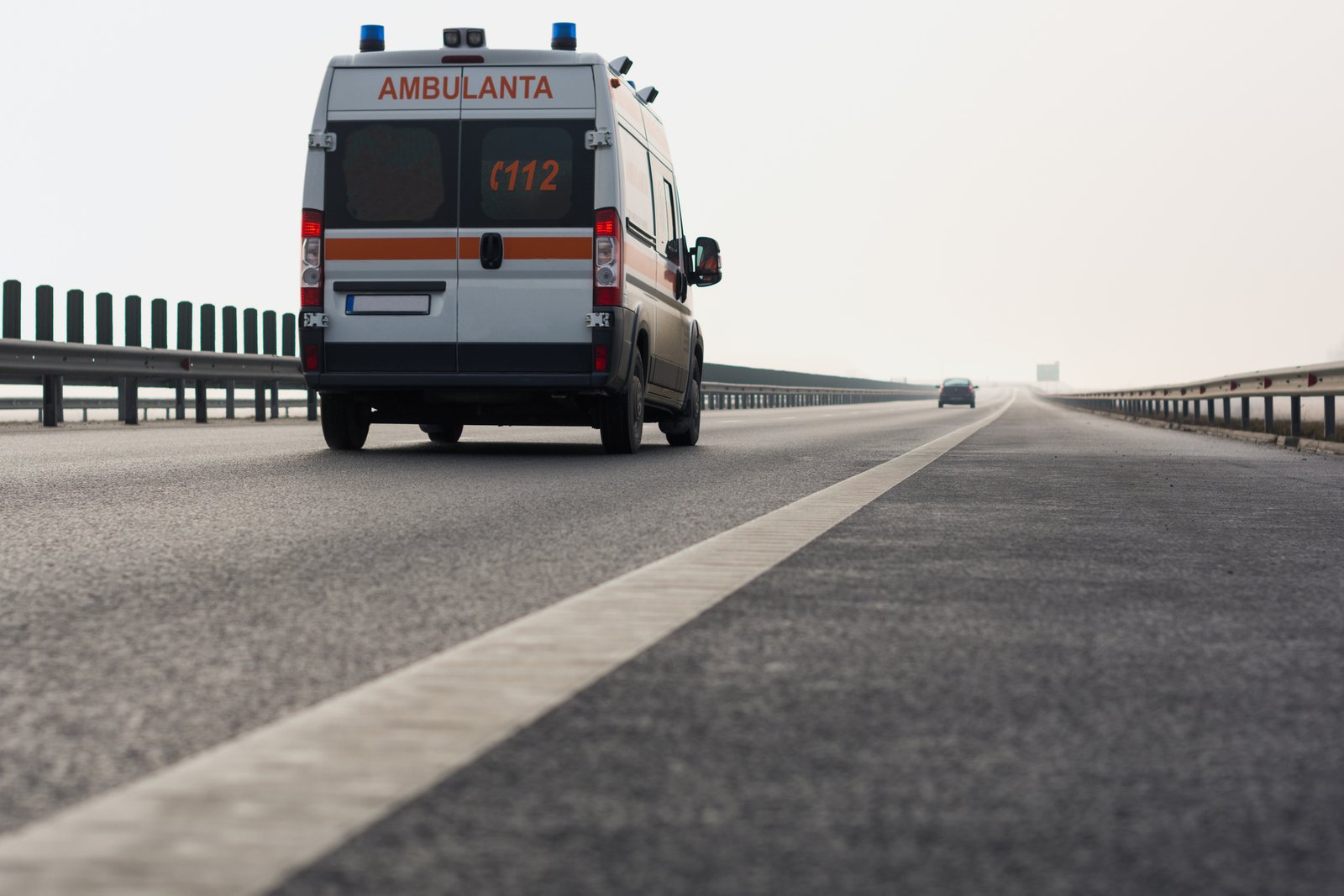 Accident în Brașov: o ambulanță aflată în misiune s-a ciocnit cu un autoturism. Cinci persoane au ajuns la spital 1 wp header logo 1809
