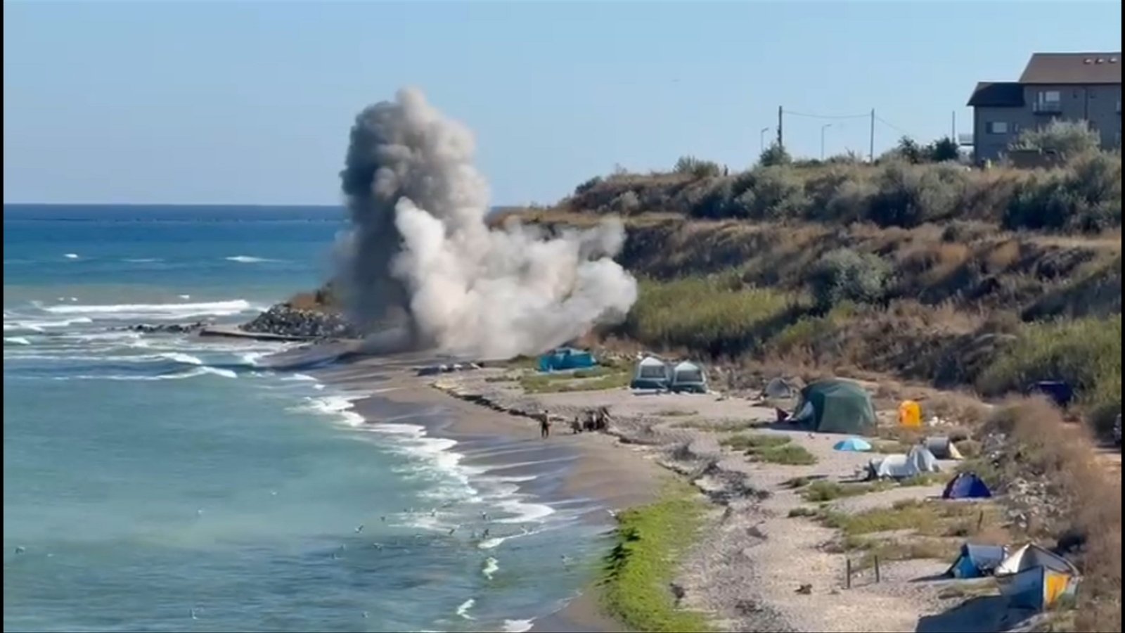 Momentul în care drona găsită la Tuzla este detonată. MApN a confirmat că avea încărcătură explozivă 1 wp header logo 1848