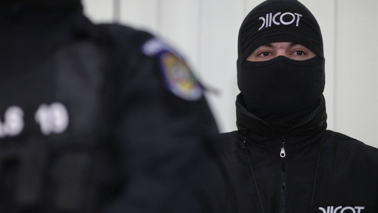 DIICOT a destructurat în România o rețea care a transportat pentru traficanții albanezi sute de kilograme de droguri în Europa 1 wp header logo 1984