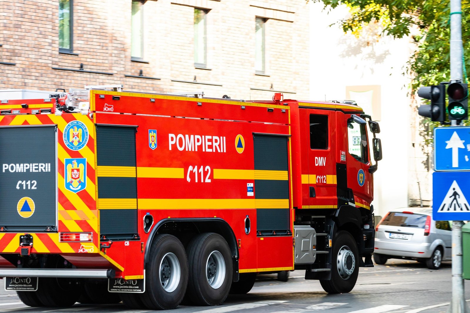 Incendiu la etajul 10 al unui bloc din București. Zeci de persoane au ieșit din bloc înainte de sosirea pompierilor 1 wp header logo 276