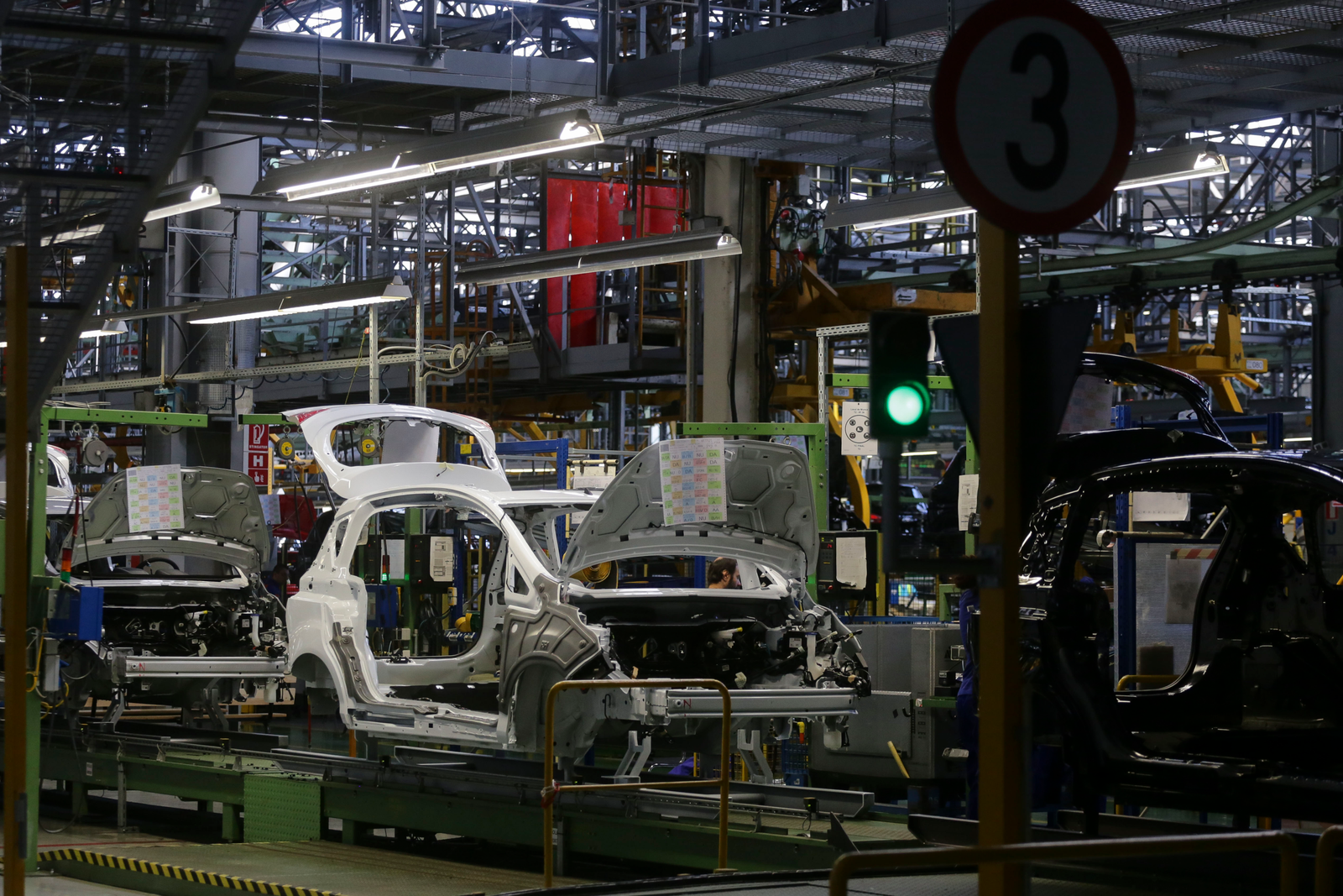 Dacia și Ford au devansat perioada pentru lucrări de mentenanță în august. Dărăban (ACUE): Nu vorbim de o intervenție nedorită 1 wp header logo 294