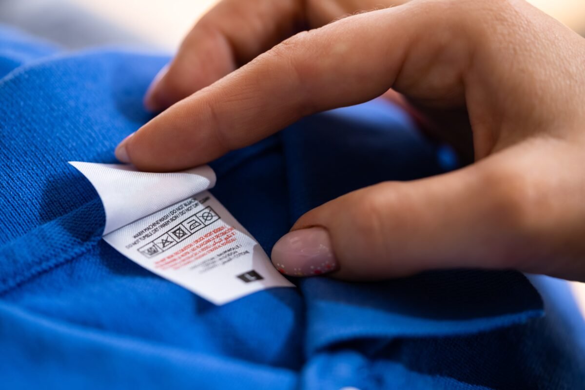 Ce înseamnă simbolurile de pe etichetele hainelor. Ghidul care te ajută să le îngrijești corect și să le păstrezi mai mult timp 1 wp header logo 792