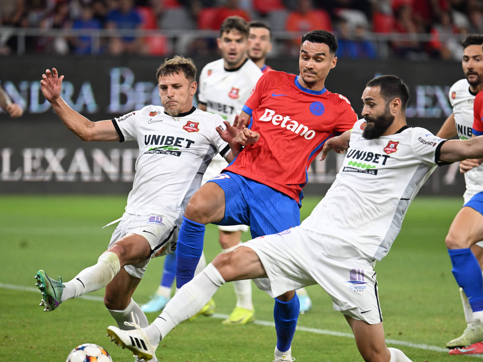 Fotbalistul dat afară din Superligă din cauza gafelor scrie acum istorie în Europa League! 1 wp header logo 943